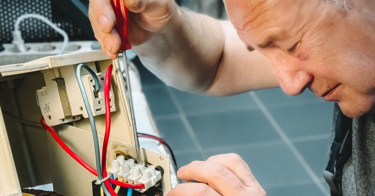 Benefits of Ongoing Training for Commercial Electricians